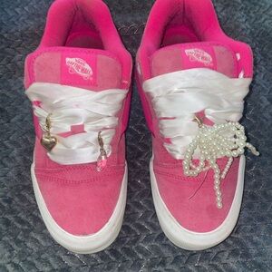 Vans knu skool Sneakers with White Ribbon and Charms